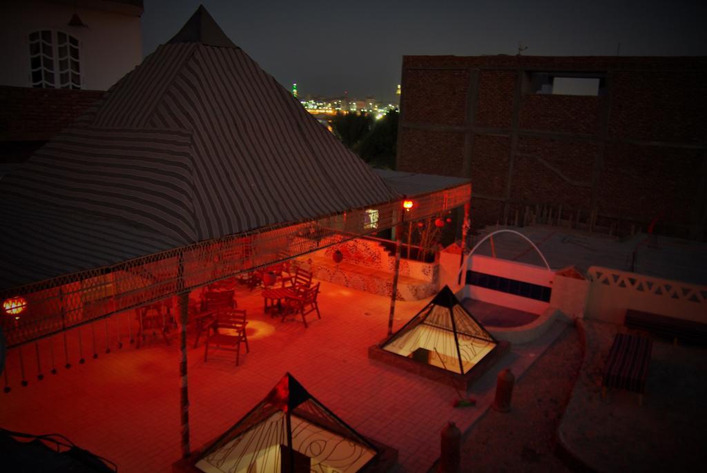 Pyramids Luxor Hotel&SPA Exteriör bild