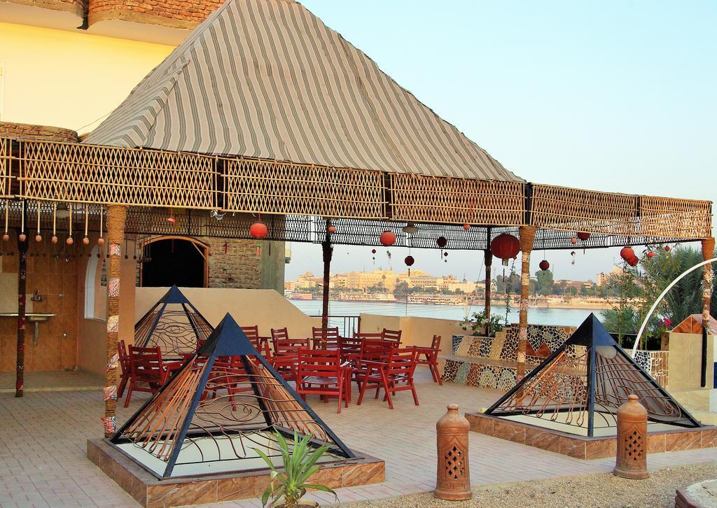 Pyramids Luxor Hotel&SPA Exteriör bild
